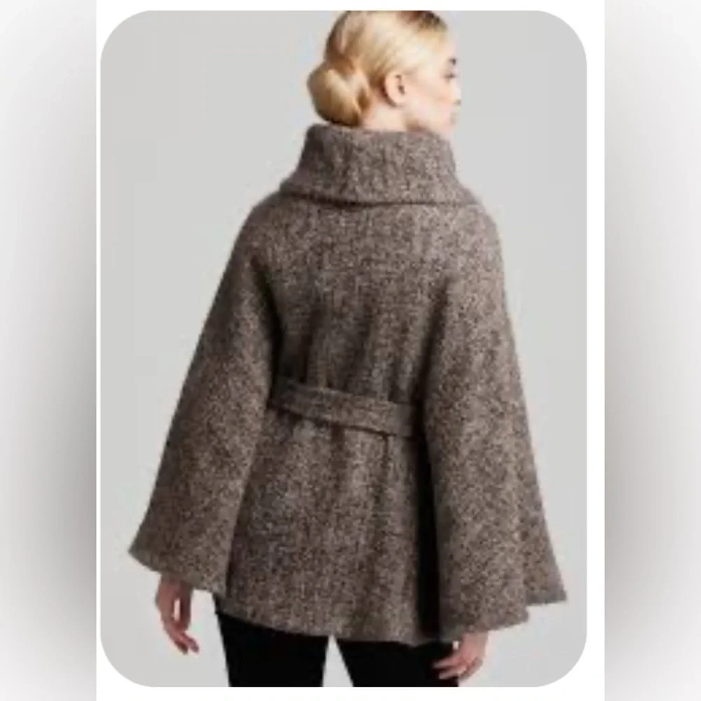 Daytrip Women's Bell Sleeve & Skirt Coat - Picture 1 of 3